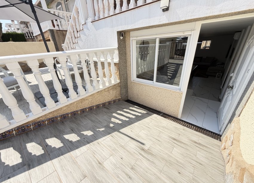 Resale - Villa / House - Orihuela Costa - Villamartín