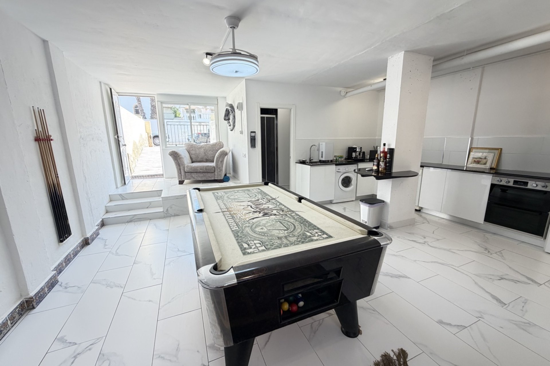 Resale - Villa / House - Orihuela Costa - Villamartín