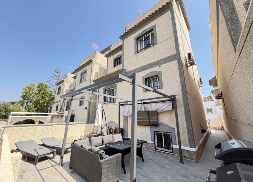 Resale - Villa / House - Orihuela Costa - Villamartín