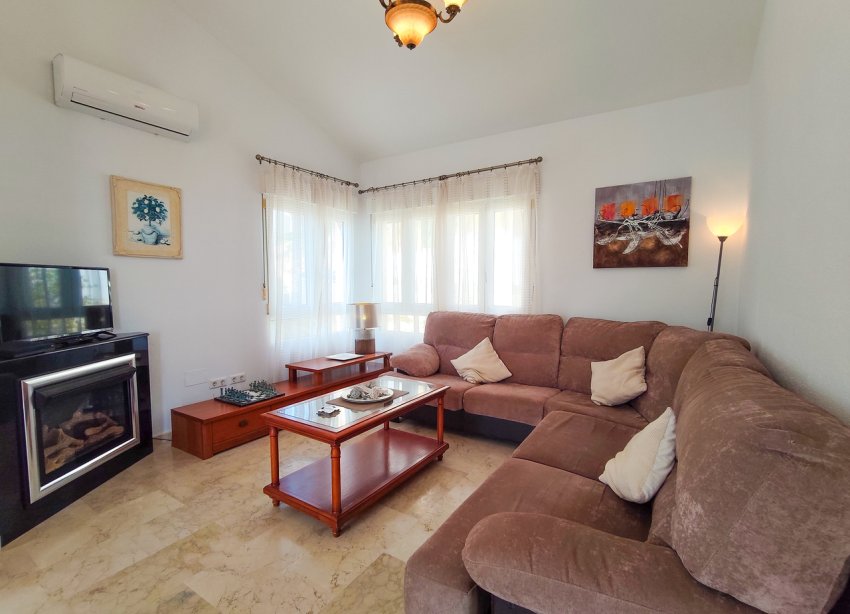 Resale - Villa / House - Orihuela Costa - Villamartín