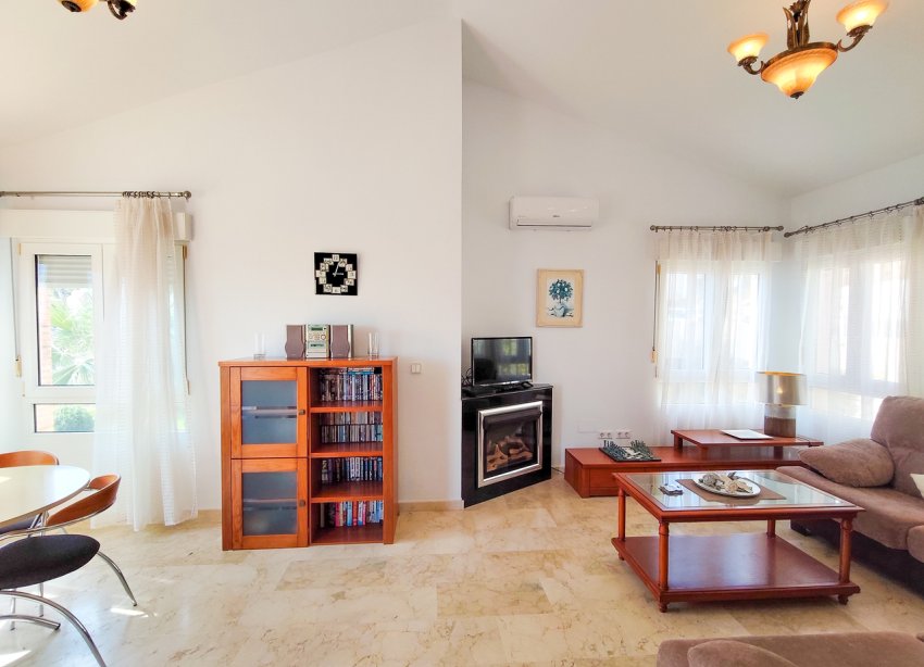 Resale - Villa / House - Orihuela Costa - Villamartín