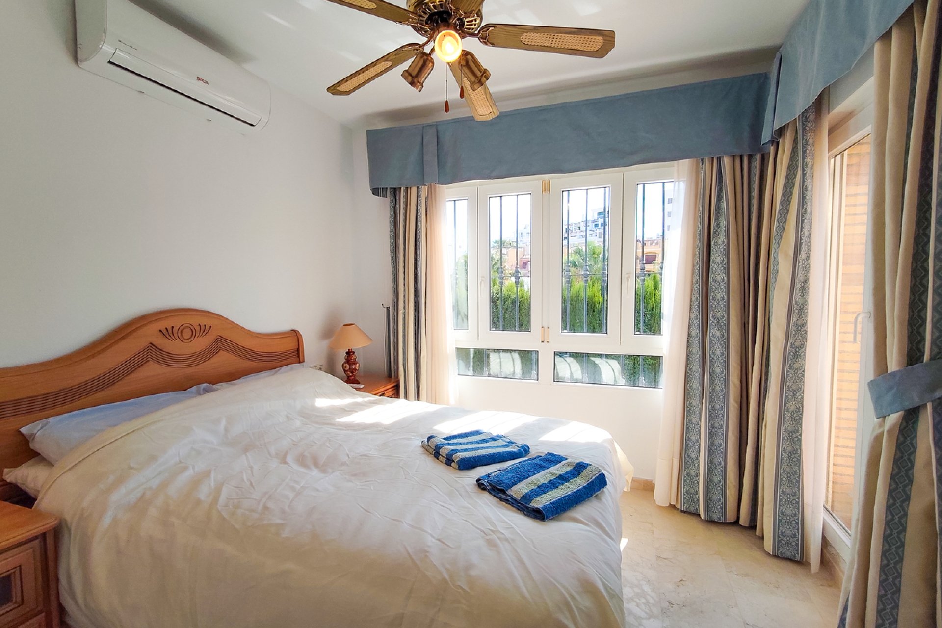 Resale - Villa / House - Orihuela Costa - Villamartín
