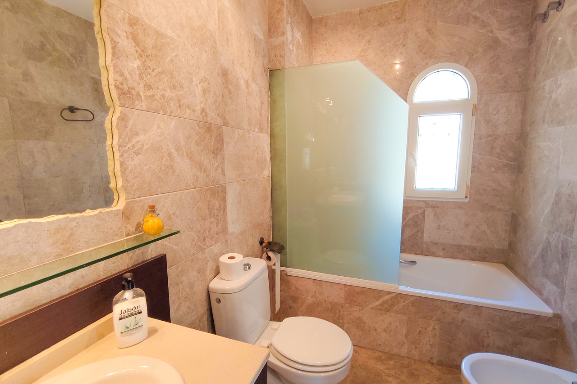 Resale - Villa / House - Orihuela Costa - Villamartín