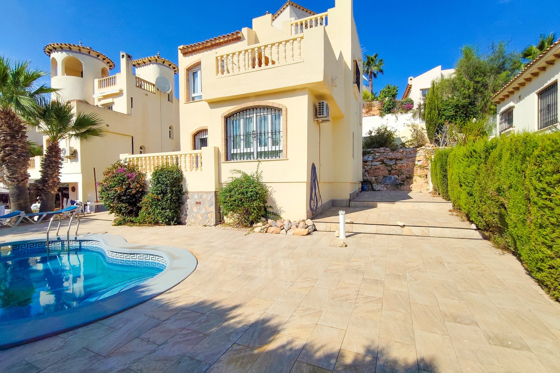 Resale - Villa / House - Orihuela Costa - Villamartín
