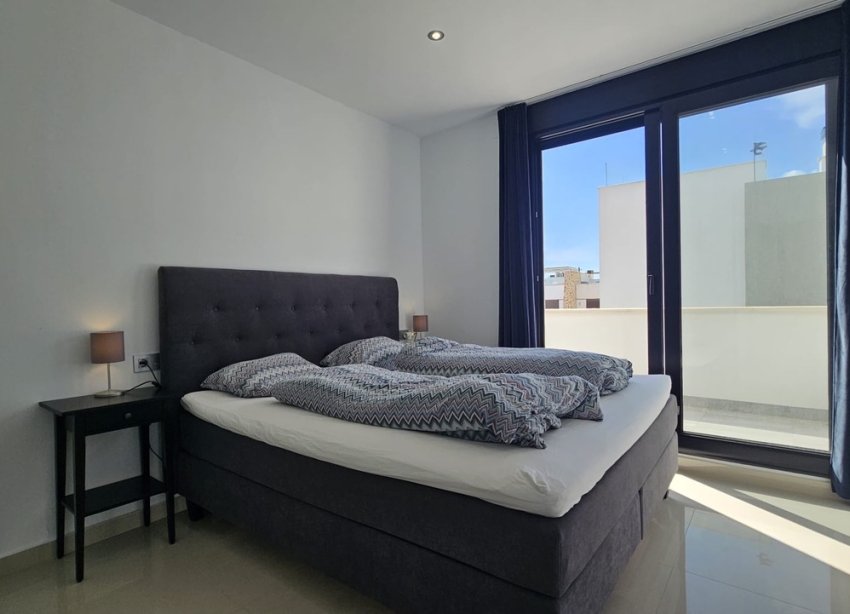 Resale - Villa / House - Orihuela Costa - Villamartín