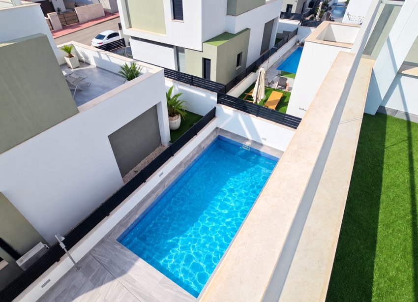 Resale - Villa / House - Orihuela Costa - Villamartín