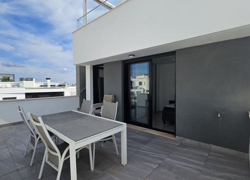 Resale - Villa / House - Orihuela Costa - Villamartín