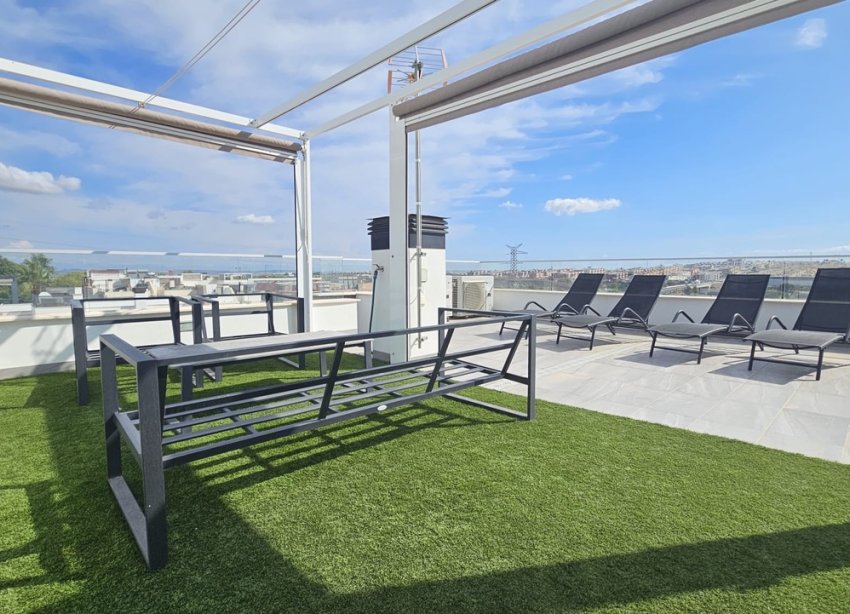 Resale - Villa / House - Orihuela Costa - Villamartín