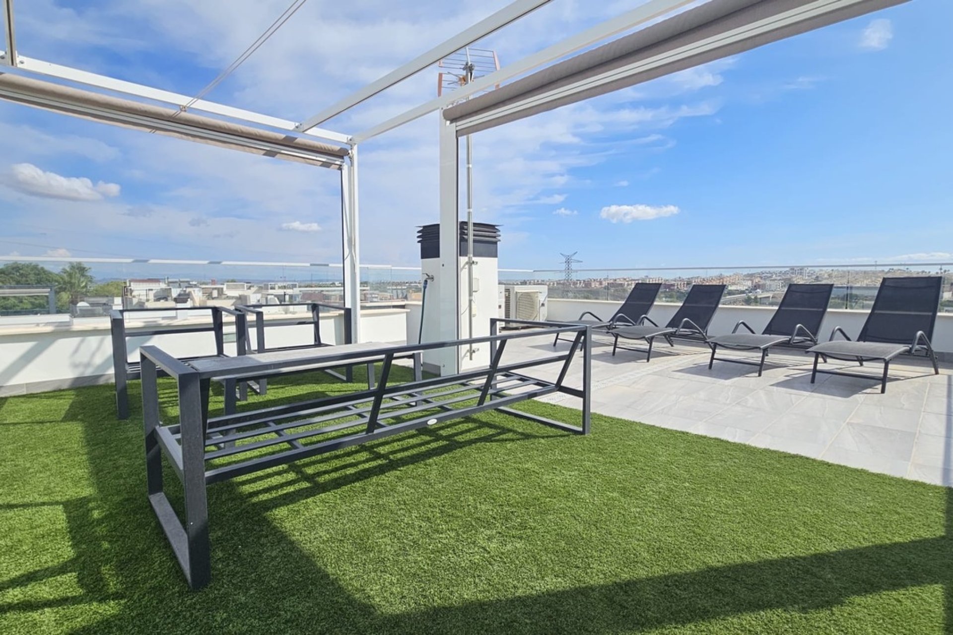 Resale - Villa / House - Orihuela Costa - Villamartín