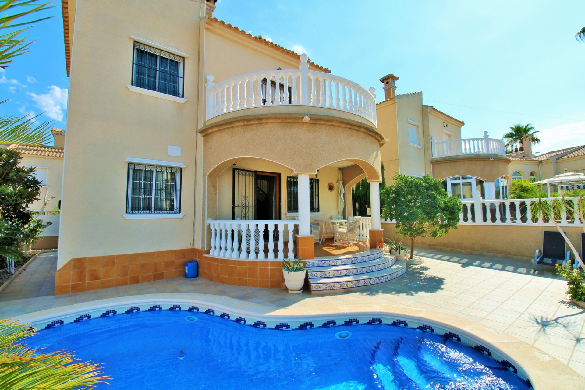 Resale - Villa / House - Orihuela Costa - Villamartín