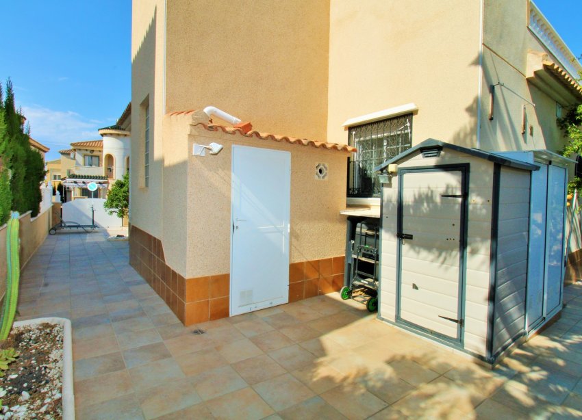 Resale - Villa / House - Orihuela Costa - Villamartín