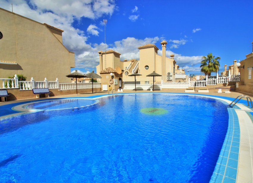 Resale - Villa / House - Orihuela Costa - Villamartín