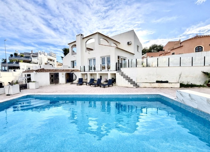 Resale - Villa / House - Orihuela Costa - Villamartín