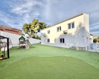 Resale - Villa / House - Orihuela Costa - Villamartín