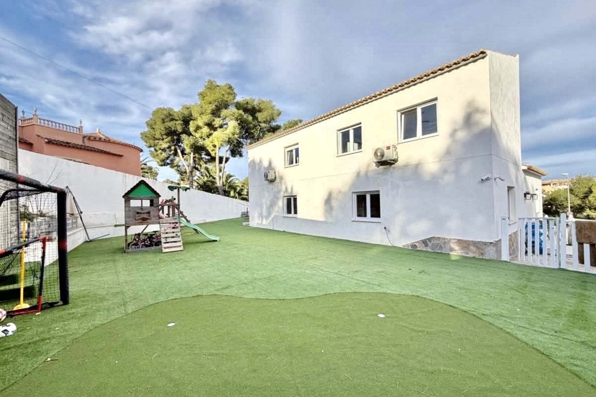 Resale - Villa / House - Orihuela Costa - Villamartín