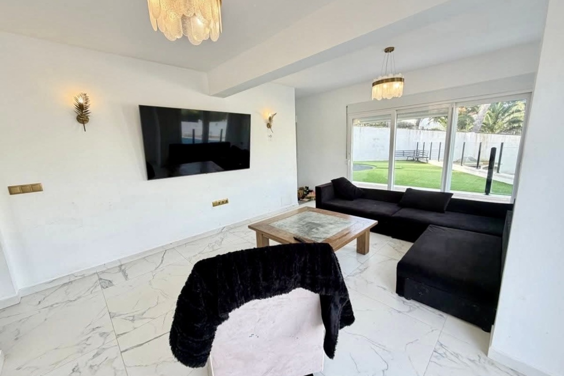 Resale - Villa / House - Orihuela Costa - Villamartín