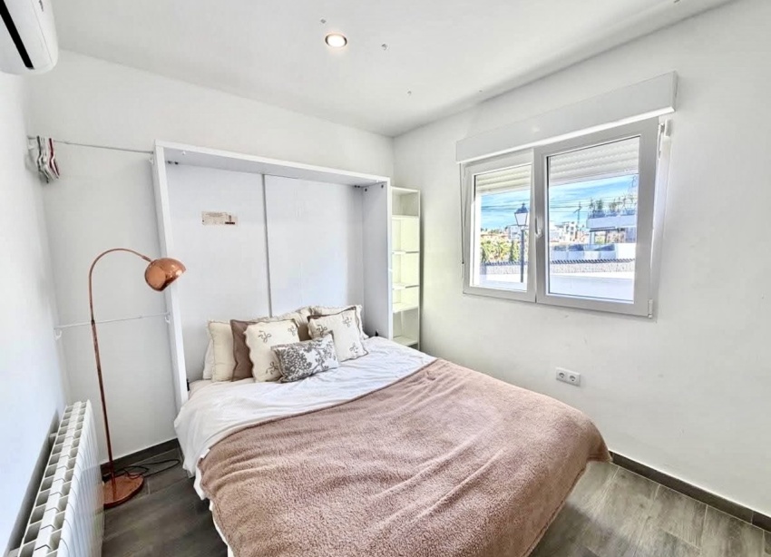 Resale - Villa / House - Orihuela Costa - Villamartín