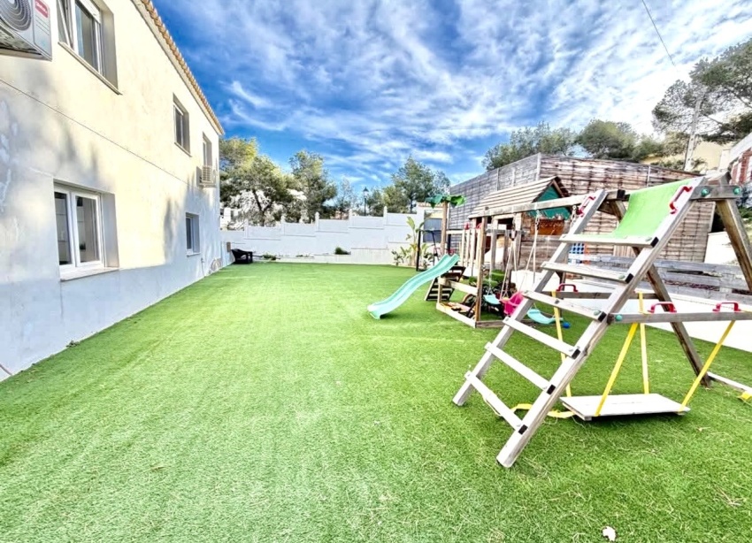 Resale - Villa / House - Orihuela Costa - Villamartín