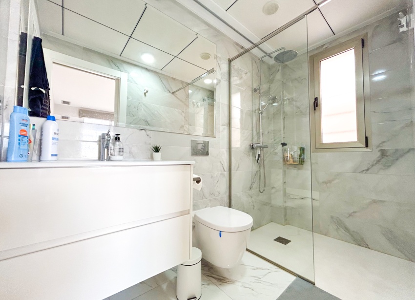 Resale - Villa / House - Orihuela Costa - Villamartín