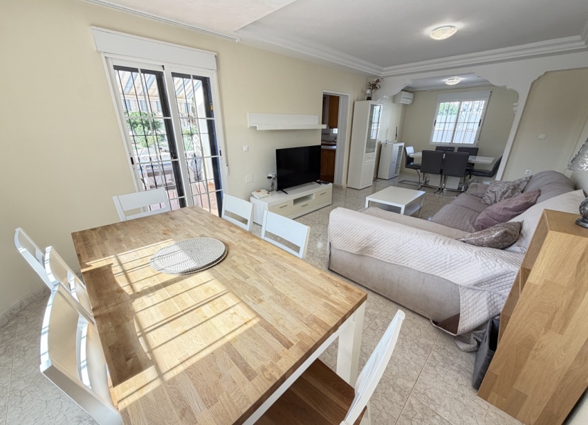 Resale - Villa / House - Orihuela Costa - Villamartín