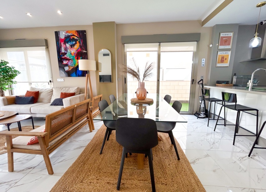 Resale - Villa / House - Orihuela Costa - Villamartín