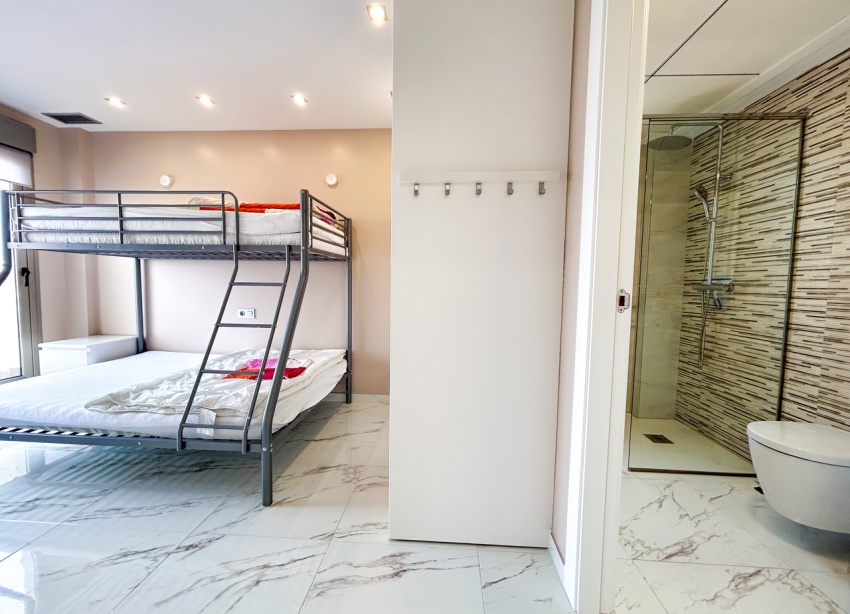 Resale - Villa / House - Orihuela Costa - Villamartín