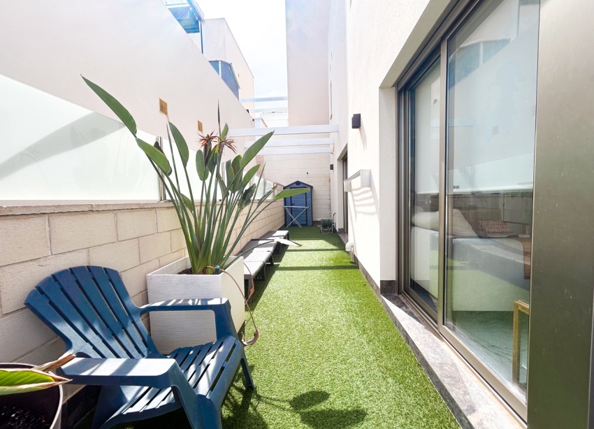 Resale - Villa / House - Orihuela Costa - Villamartín