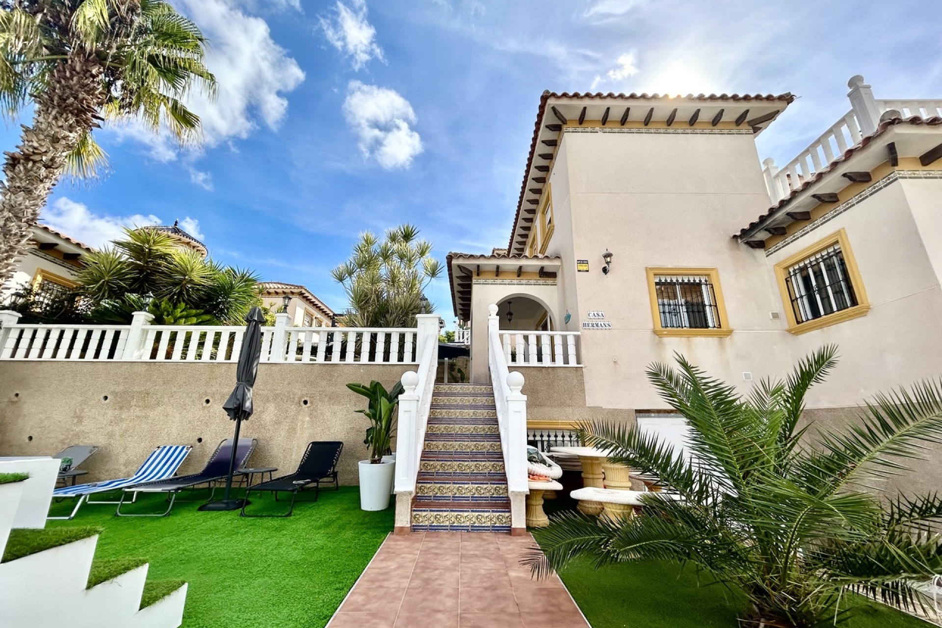 Resale - Villa / House - Orihuela Costa - Villamartín