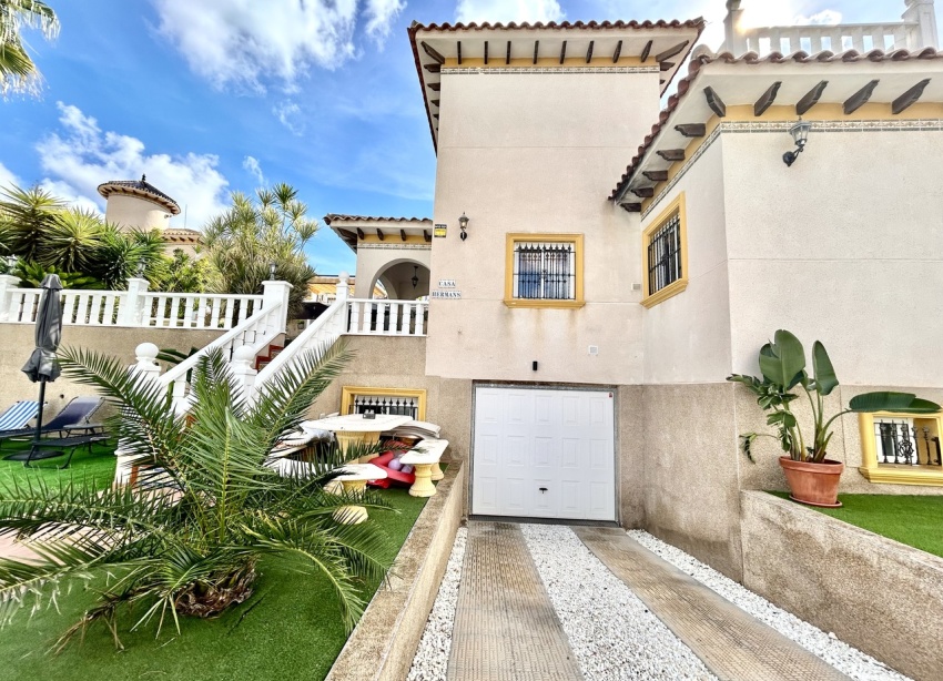 Resale - Villa / House - Orihuela Costa - Villamartín