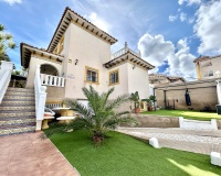 Resale - Villa / House - Orihuela Costa - Villamartín