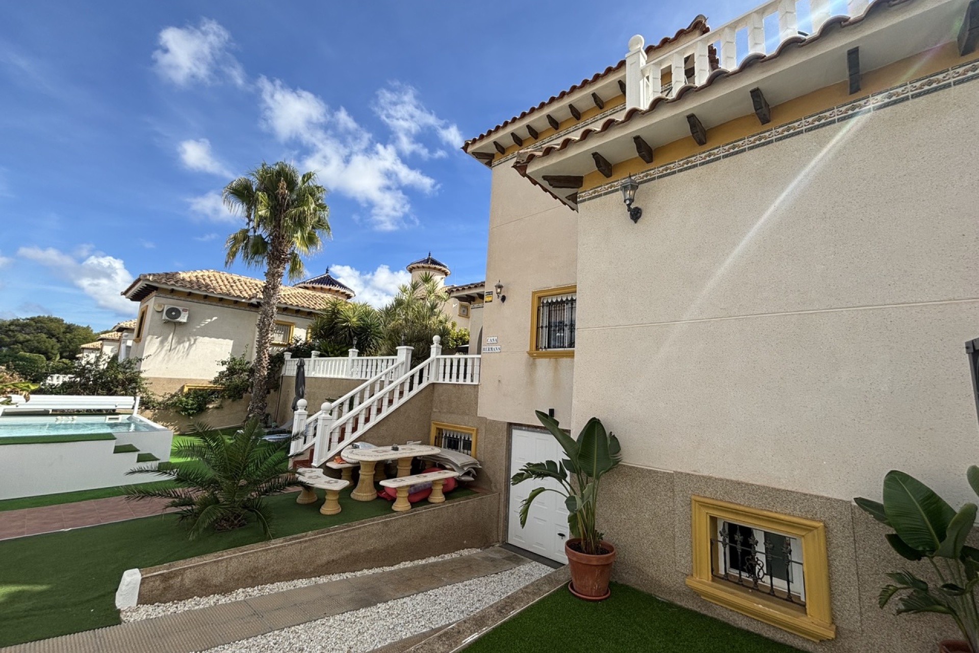 Resale - Villa / House - Orihuela Costa - Villamartín