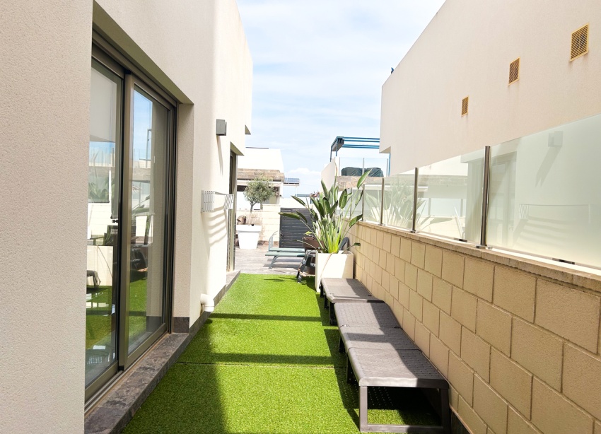 Resale - Villa / House - Orihuela Costa - Villamartín