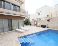 Resale - Villa / House - Orihuela Costa - Villamartín