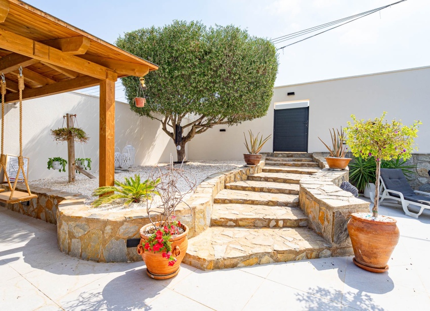 Resale - Villa / House - Orihuela Costa - Villamartin