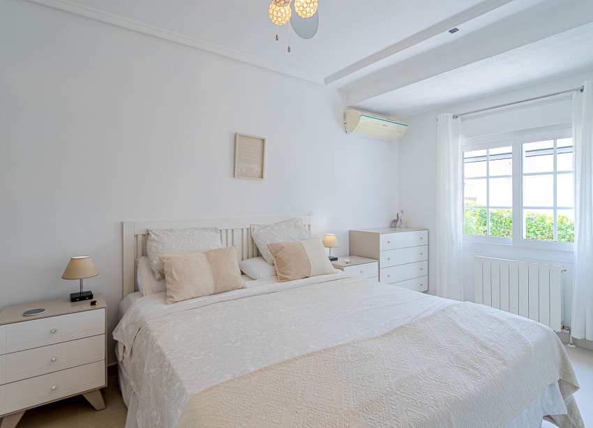 Resale - Villa / House - Orihuela Costa - Villamartin