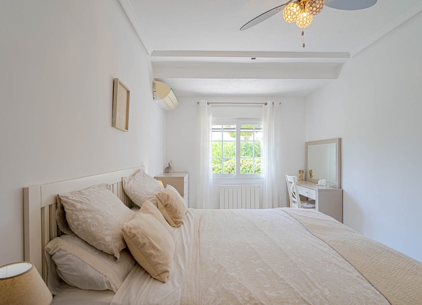 Resale - Villa / House - Orihuela Costa - Villamartin