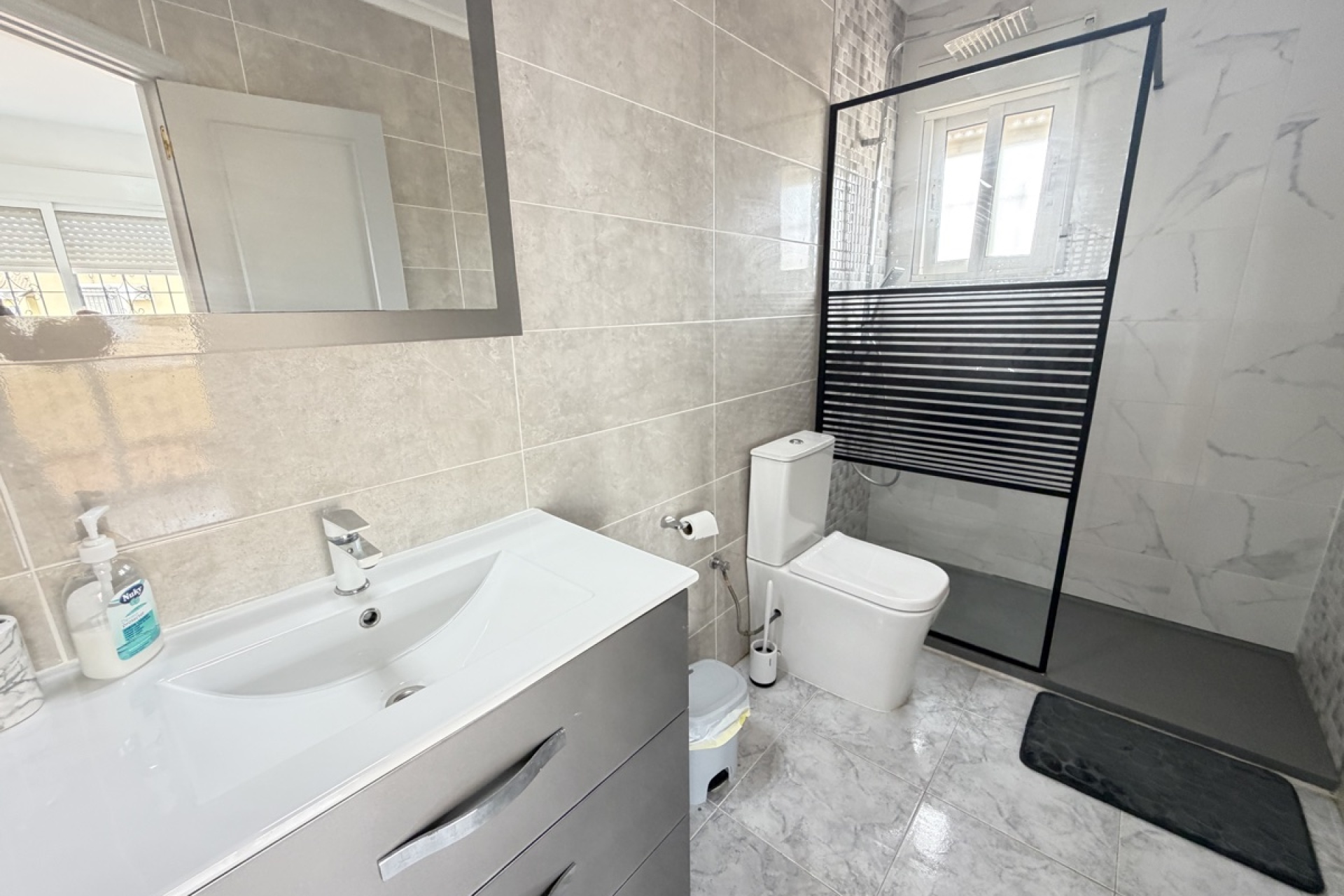 Resale - Villa / House - Orihuela Costa - Villamartín