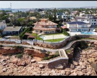 Resale - Villa / House - Orihuela Costa