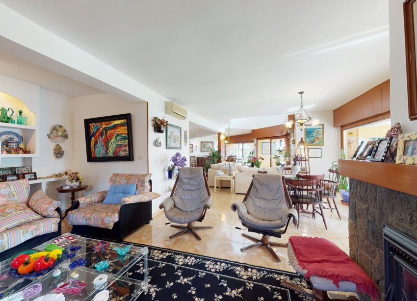 Resale - Villa / House - Orihuela Costa