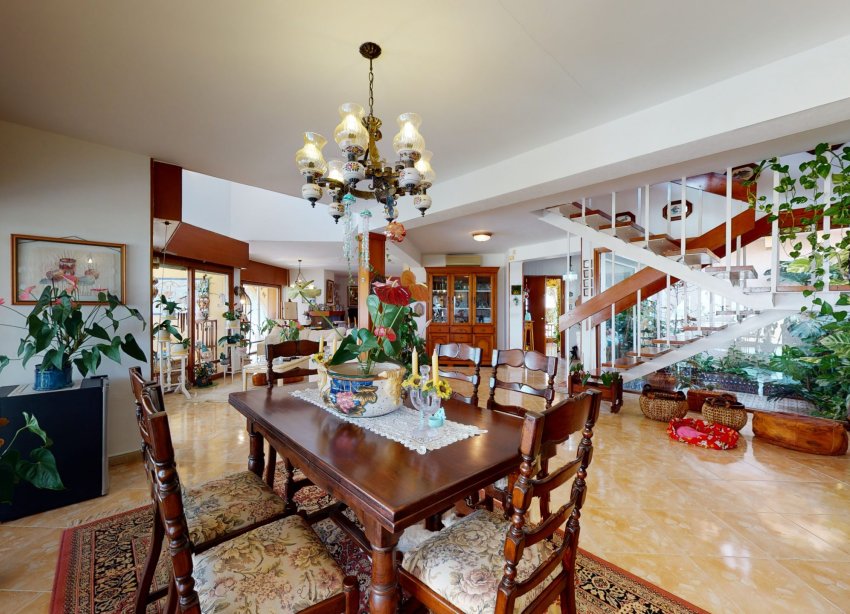 Resale - Villa / House - Orihuela Costa
