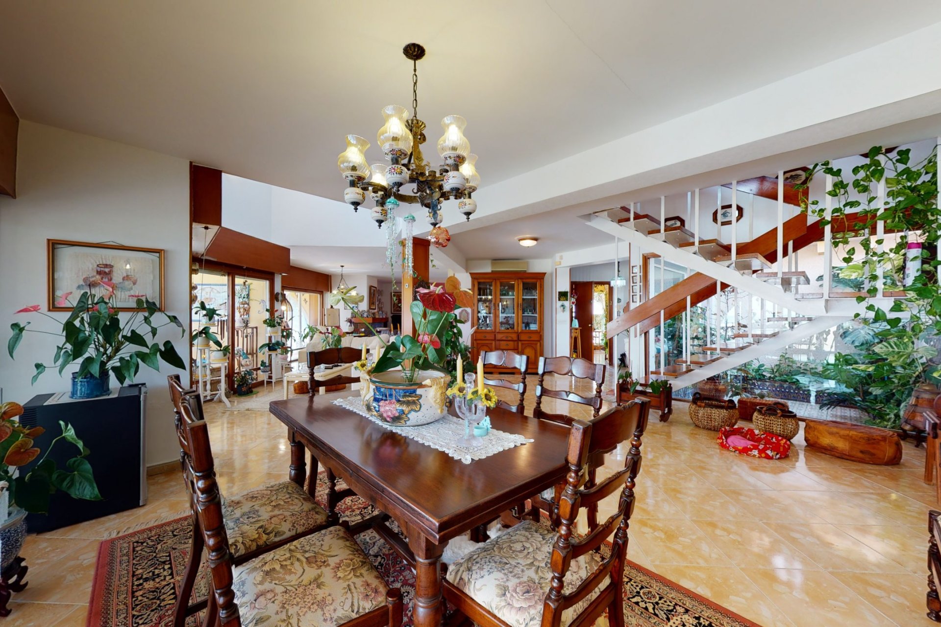 Resale - Villa / House - Orihuela Costa