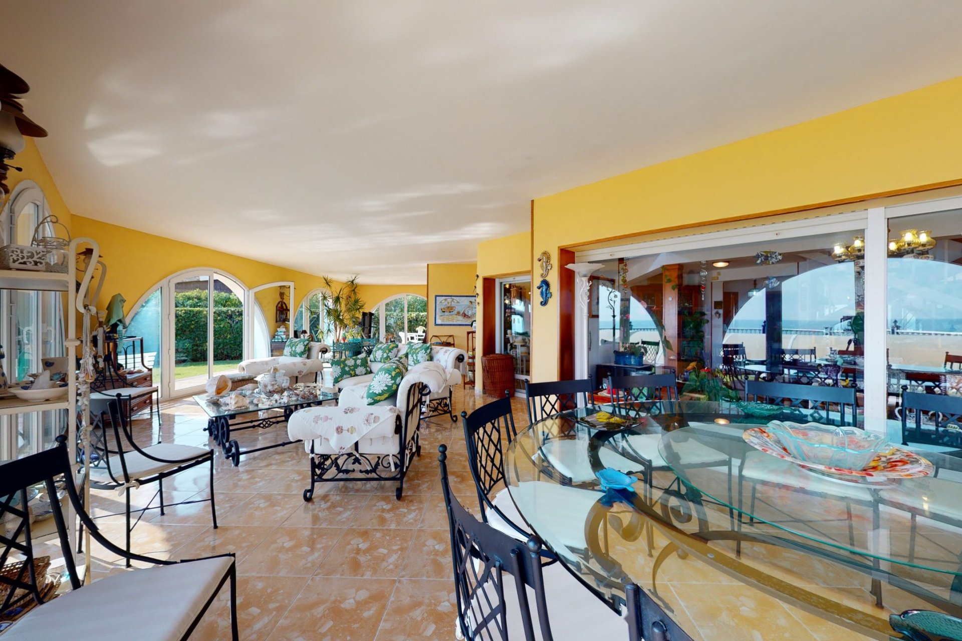 Resale - Villa / House - Orihuela Costa