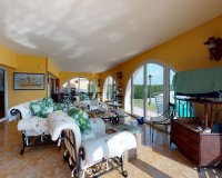 Resale - Villa / House - Orihuela Costa