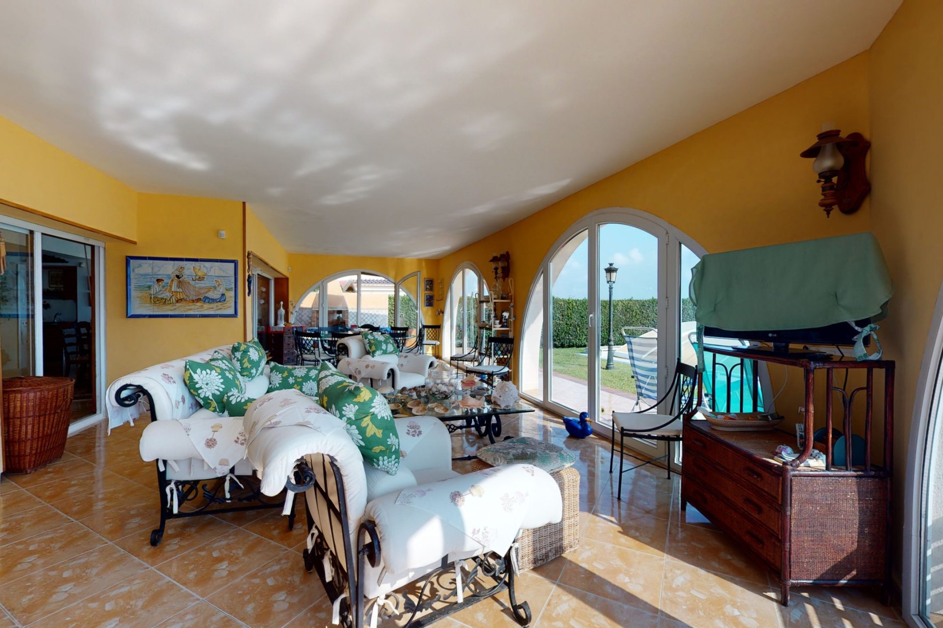 Resale - Villa / House - Orihuela Costa