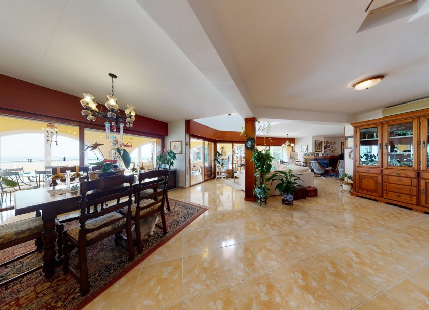 Resale - Villa / House - Orihuela Costa