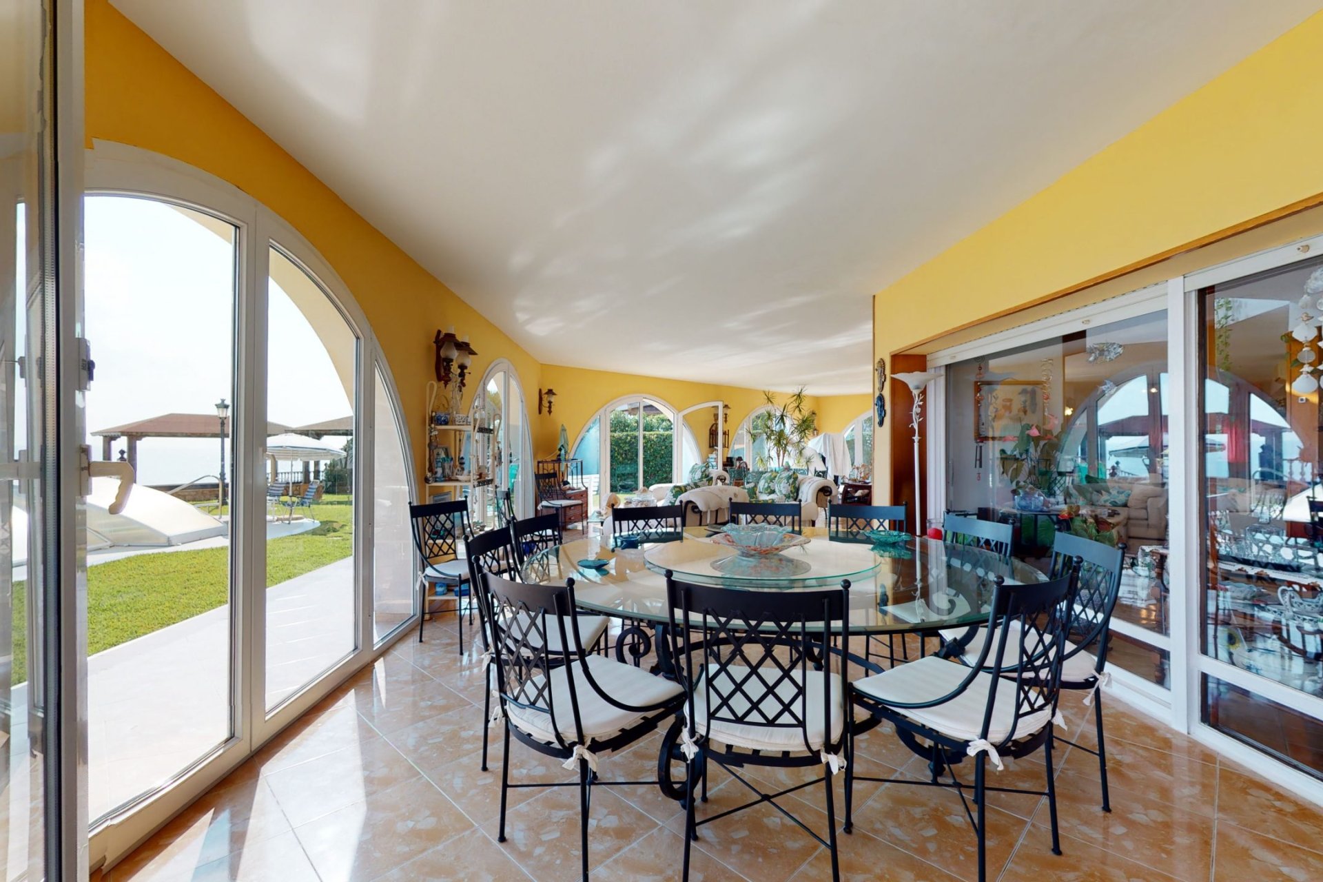 Resale - Villa / House - Orihuela Costa