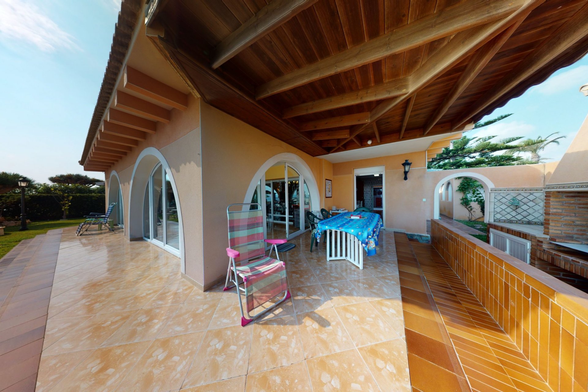 Resale - Villa / House - Orihuela Costa