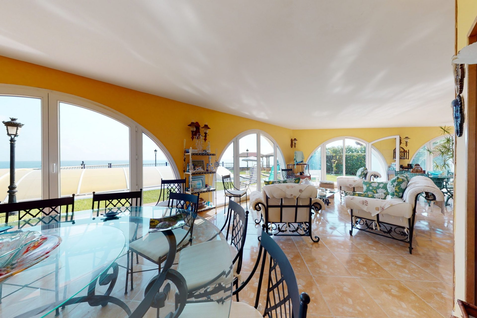 Resale - Villa / House - Orihuela Costa