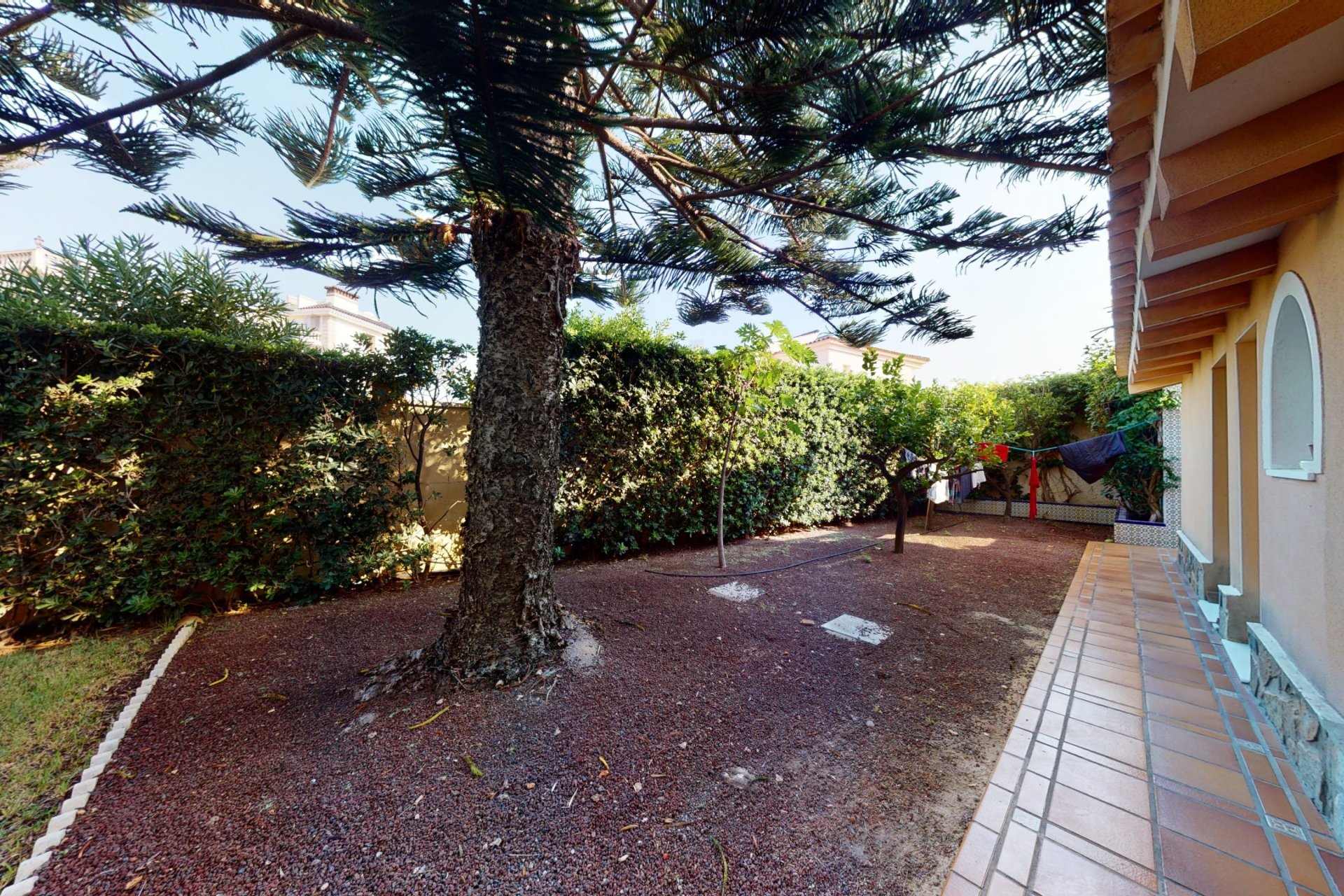 Resale - Villa / House - Orihuela Costa