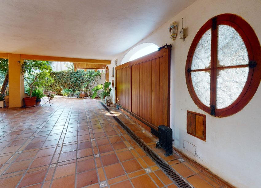 Resale - Villa / House - Orihuela Costa